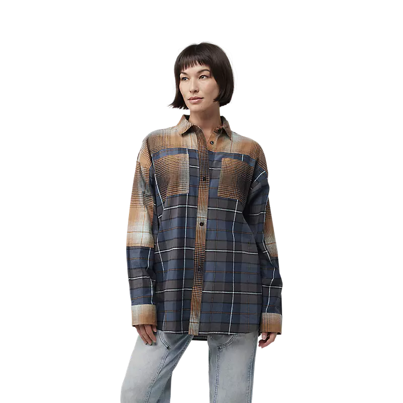 Load image into Gallery viewer, Womens Oversized Flannel Shirt
